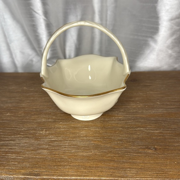 Lenox Sans Souci Collection Porcelain 24K Gold Trim Embossed Small Oval Basket - Picture 2 of 8